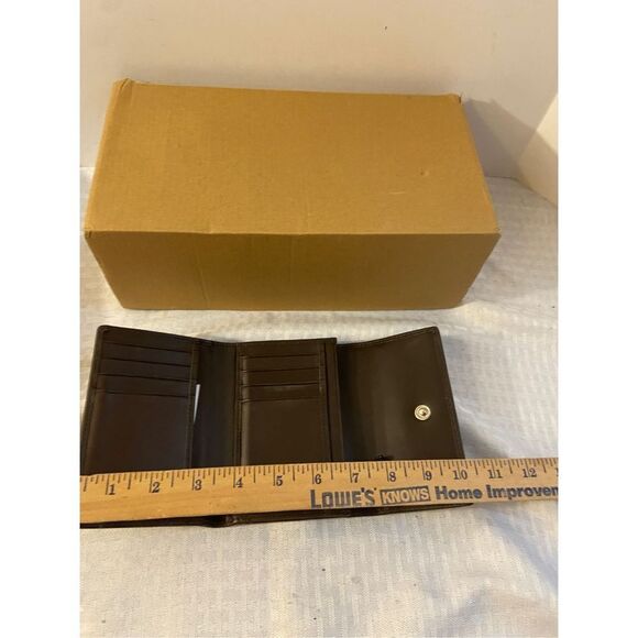 Coach signature 5x4” beige wallet snap - Picture 6 of 8